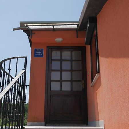 Apartment Kornarija Buje Buitenkant foto