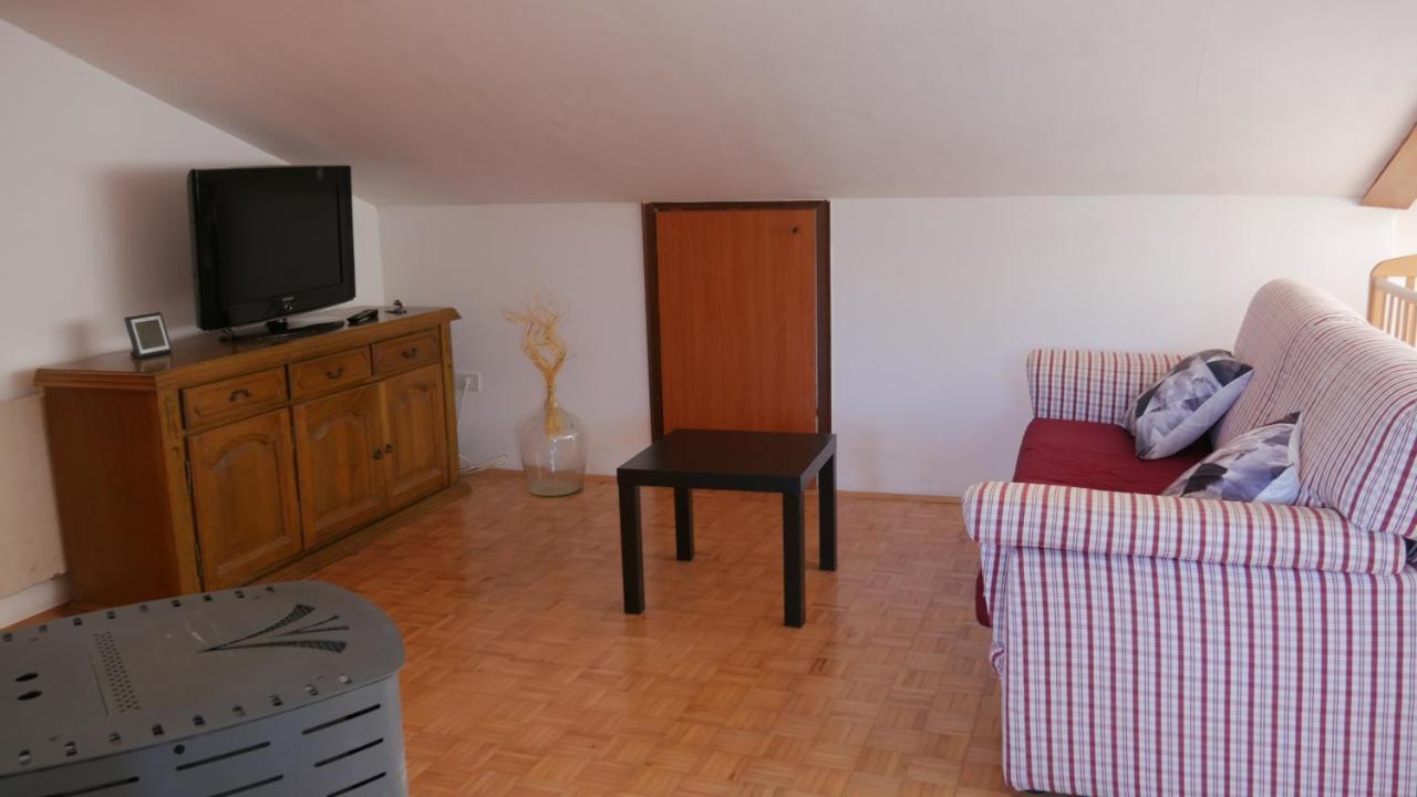 Apartment Kornarija Buje Buitenkant foto